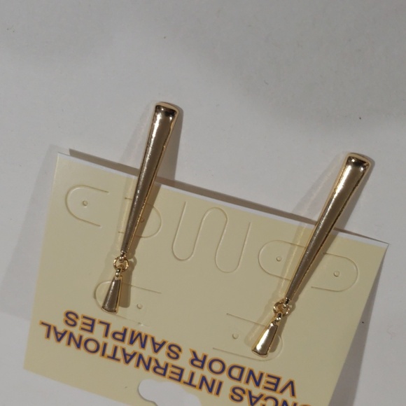 Gold Teardrop Dangle Earrings – Elegant Swing Design Women's Fashion Jewelry - Picture 8 of 10